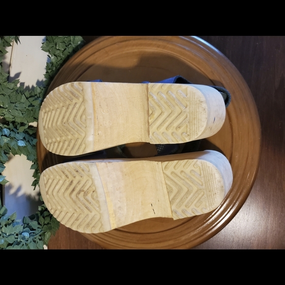 Hanna Andersson wooden sandals size 4 youth - Picture 3 of 4